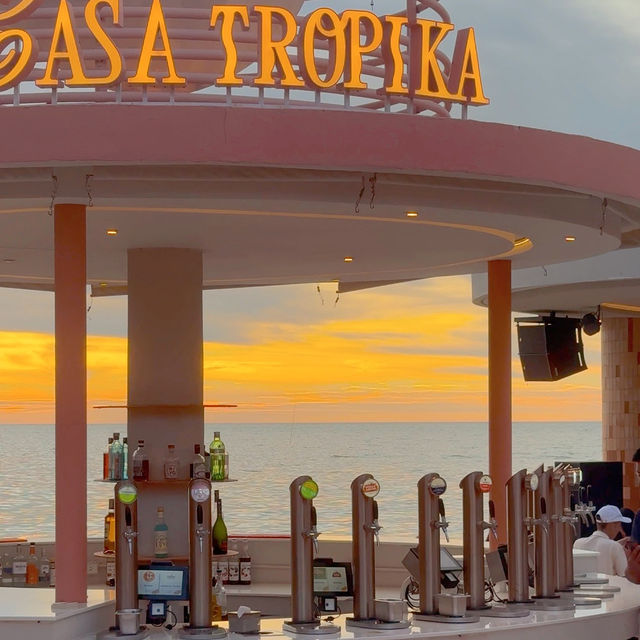 ดูพระอาทิตย์ตกดินที่ 🌅⛱️  Casa Tropika Bangsaen