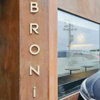 釜山｜「Broni咖啡廳」是釜山旅行的必打卡海景天堂！躺平看海，徹底放鬆身心！