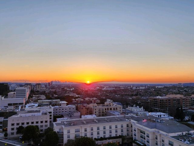 [🇺🇸ロサンゼルス]ビバリーヒルズの夕焼けと夜景: 美しい景色を堪能