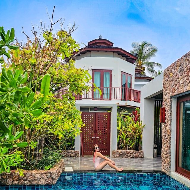 วิลล่า สไตล์ Tropical ริมทะเล ขนอม