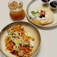 Energized Moments at Amp Cafe