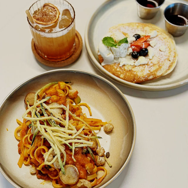 Energized Moments at Amp Cafe
