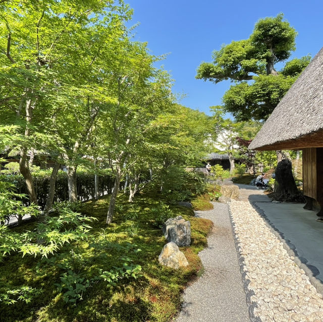 【京都】築210年の文化財邸宅をカフェに使用した店舗