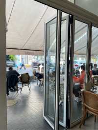 韓国🇰🇷聖水の広々カフェ☕️TENNÉ(テニ)🦊テラス席もあり🍕