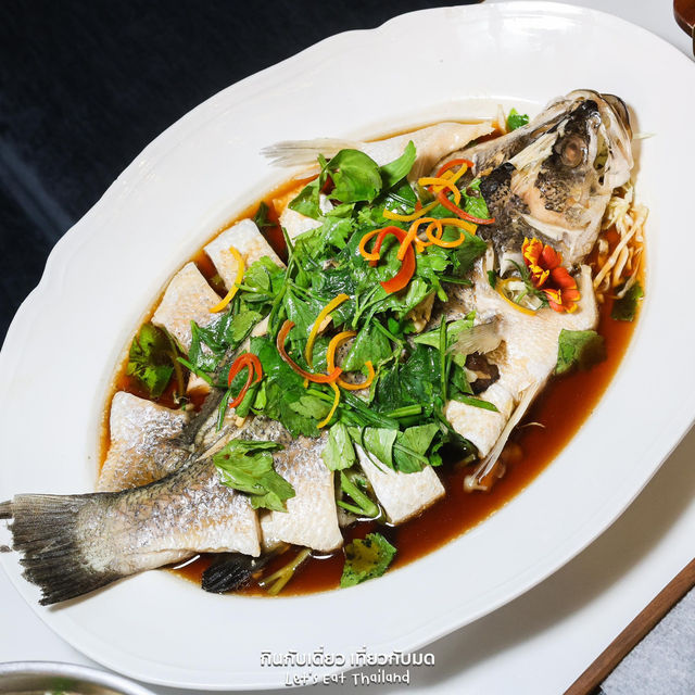 หมูหันหม่อมถนัดแดก 