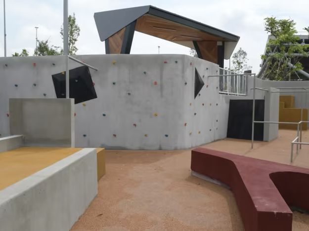 🛹 Concrete Playground: Skating, Sunshine & Good Vibes at Lakeside Garden, Singapore!