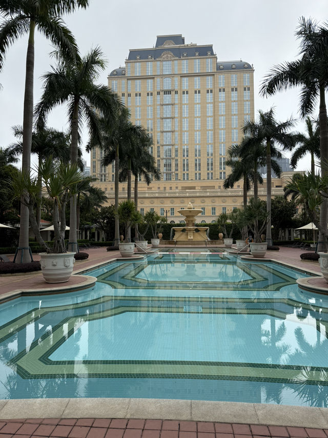 Lovely Place/ Macao 