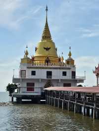 วัดริมทะเล สวยงาม