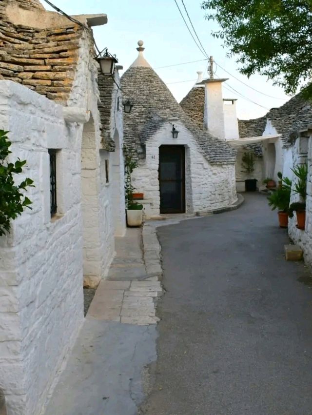 Alberobello’s Rione Monti: A Fairytale Village of Stone and Story
