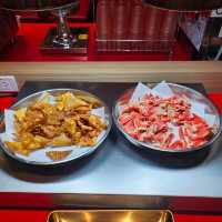 ร้านมู่หลานขี่แพนด้าถือน้ำเก๊กฮวย