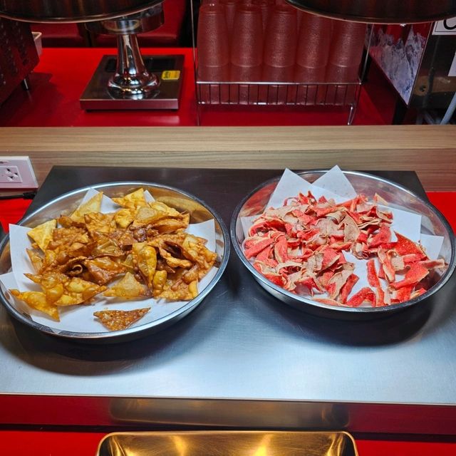 ร้านมู่หลานขี่แพนด้าถือน้ำเก๊กฮวย