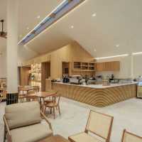 Something Journey : คาเฟ่และร้านอาหารริมทะเลสาบ