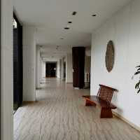 A Coastal Haven of Serenity and Sophistication