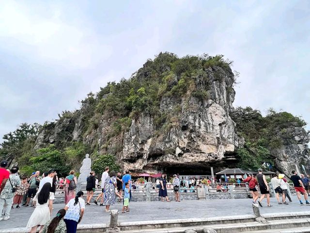 Boats, Caves & Chill Vibes