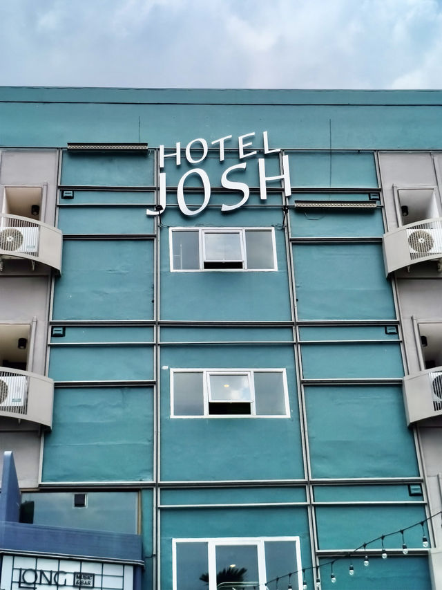曼谷｜復古控必收藏！Josh Hotel 大廳 3 大亮點：美式懷舊復刻場景，彷彿走進電影裡📽️