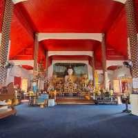 ไหว้พระในวิหารสถาปัตยกรรมล้านนา
