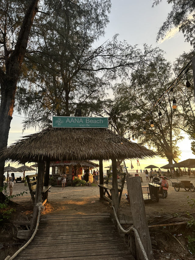Vanilla Sky KohChang🏝️✨ บาร์ริมหาด