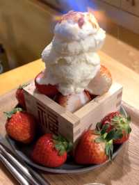 【福岡グルメ】斬新で豪快なスイーツで人気のカフェ🍓