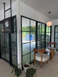 Roastniyom coffee - สาขากาดสามแยก 