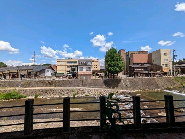 高山 | haiz coffee 宮川朝市對面的文青工業風河景咖啡