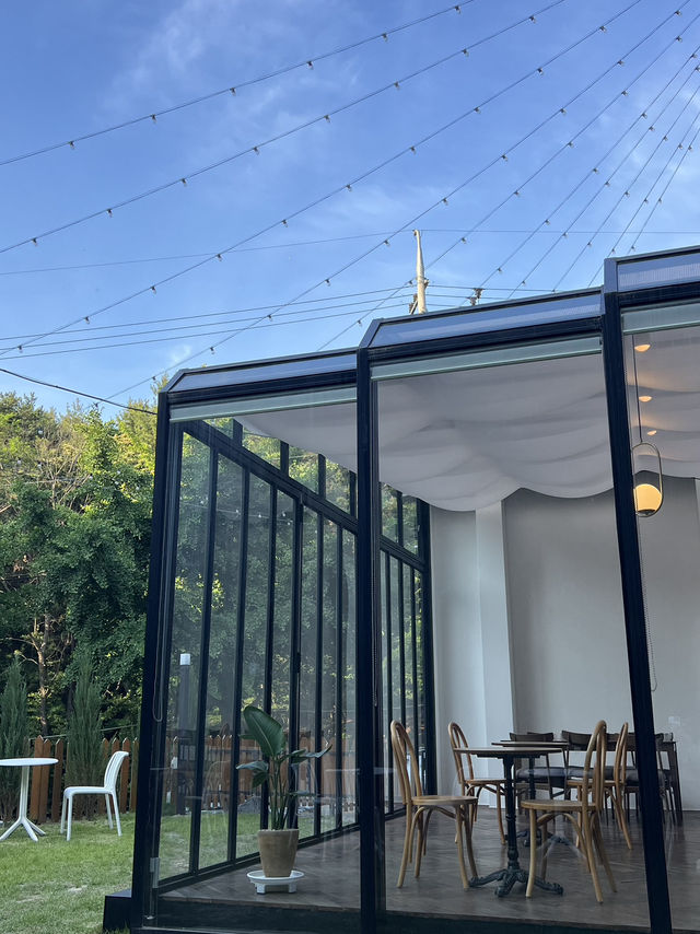 Reforest Café – คาเฟ่บรรยากาศธรรมชาติในแทจอน