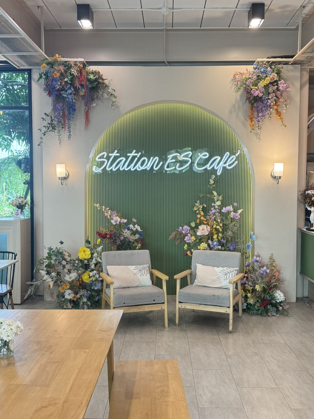 Station Es Cafe 