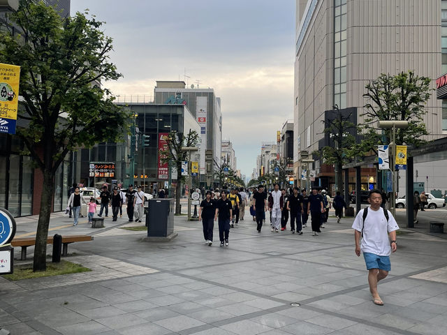 旭川漫遊：夕陽、水岸與閒適時光