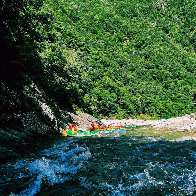 中國陝西秦岭峽谷漂流遊玩攻略，適合夏天遊玩打卡