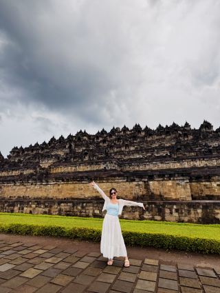 🇮🇩 🌧️ Borobudur After Rain | Walking Barefoot on Sacred Stones, Where History Washes the Soul 