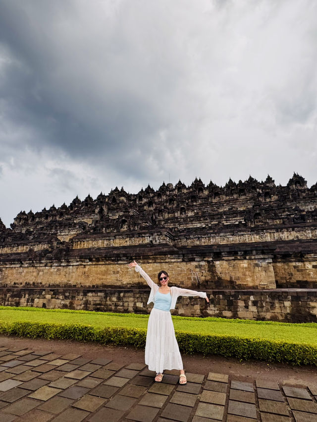 🇮🇩 🌧️ Borobudur After Rain | Walking Barefoot on Sacred Stones, Where History Washes the Soul 
