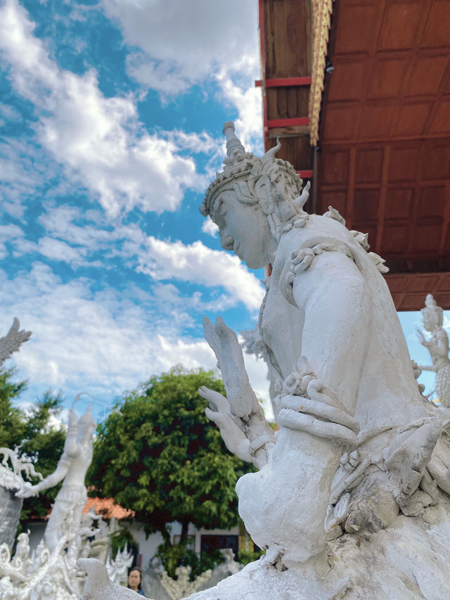 วัดอินทราราม อยุธยา — ลอดซุ้มประตูโบสถ์ 🕊️✨🙏🏻