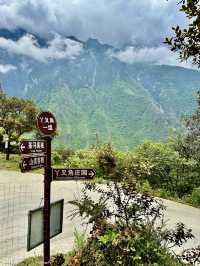 Carved by Time: A Journey into the Heart of Middle Tiger Leaping Gorge