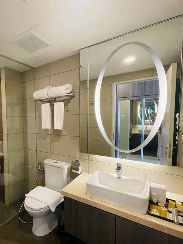 🏨 Grand Ion Delemen Hotel – Mountain Views with Mixed Vibes ⛰️🌫️