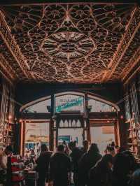 A Bookstore Like No Other – My Visit to Livraria Lello in Porto 