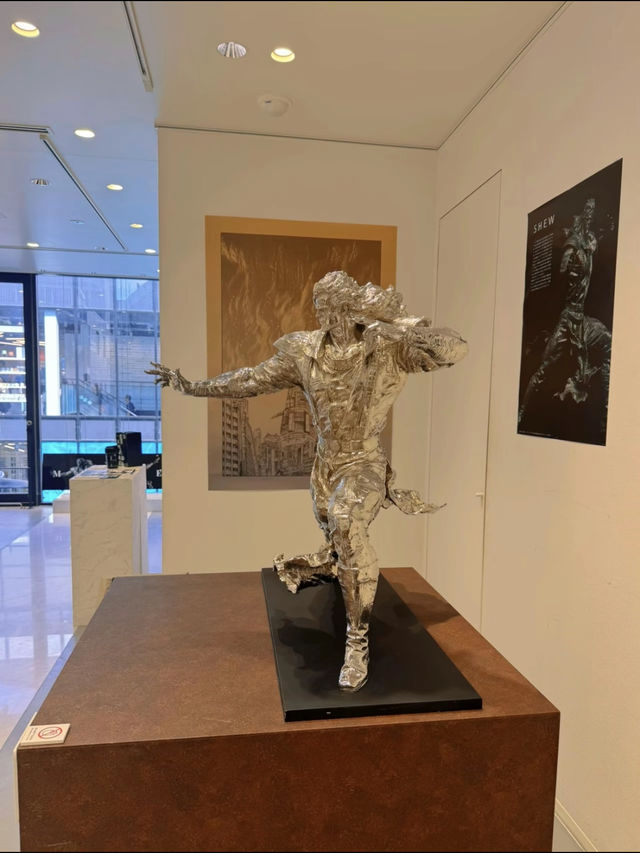入場無料！北斗の拳のトキ、シュウの彫刻アートが間近で楽しめる展示🫣💓【東京・表参道】