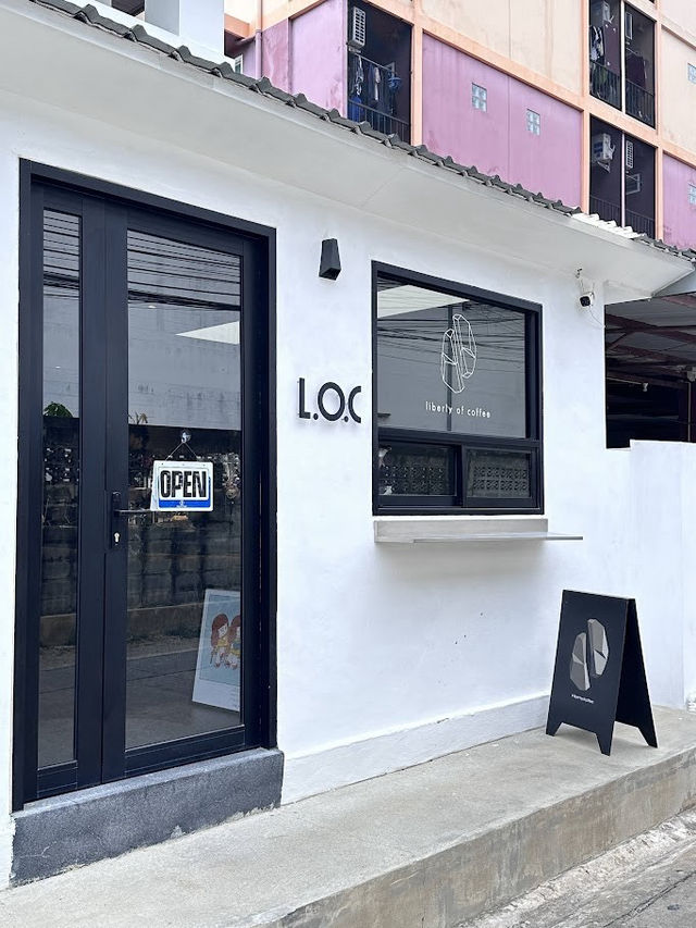 คาเฟ่ชิคๆ บางขุนนนท์ Liberty Of Coffee L.O.C.