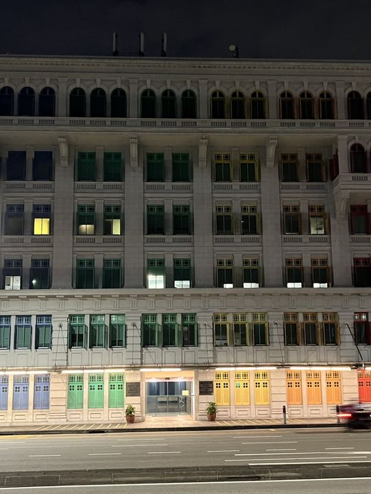 🌙 Hidden Gems After Dark: Rainbow Windows & a Secret Tree Tunnel in Singapore 🌈🌳