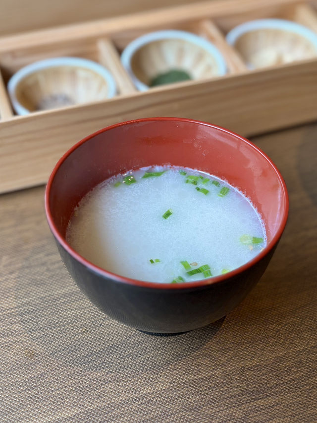 【大阪・難波】備長炭の香りと鶏の旨みが響く鶏料理専門店「TORA鶏YA 難波千日前店」