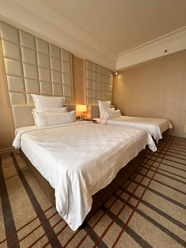 One World Hotel: 5-Star Comfort in the City