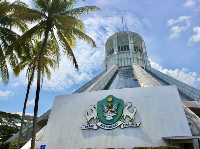 🧭 Two Museums, One City: History & Whiskers in Kuching