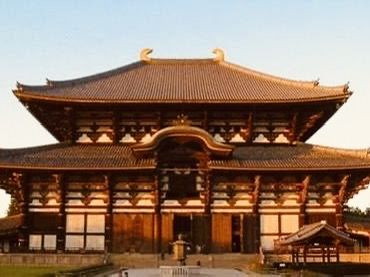 Summer Visit to Tōdai-ji Temple (東大寺) – A Majestic Encounter in Nara** 🏯🦌