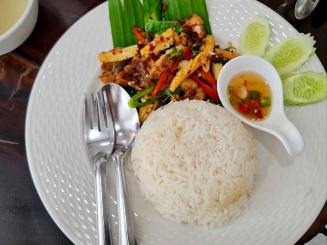 คาเฟ่วิวเขาอุทัยธานี 