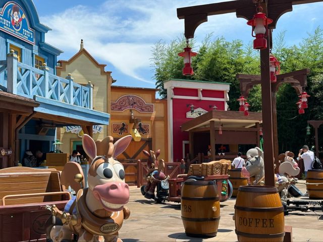 Disney Like Never Before: Inside Shanghai’s Boldest Theme Park