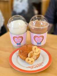 Donut Disturb คาเฟ่น่ารัก