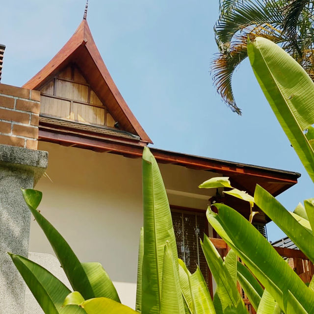 Clifftop Serenity and Thai Grace