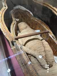Pink Walls, Golden Secrets: The Last Stand Of Egyptology’s Pirates