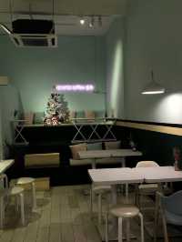 Coastal Coffee Club Kota Kinabalu, Artisanal Cakes and Calm in Damai 