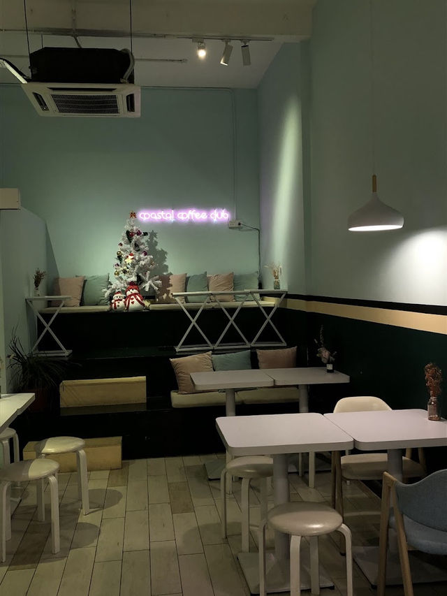 Coastal Coffee Club Kota Kinabalu, Artisanal Cakes and Calm in Damai 