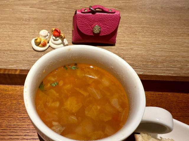 高雄夢時代6樓意大利（BELLINE Pasta)餐廳美食推薦大家