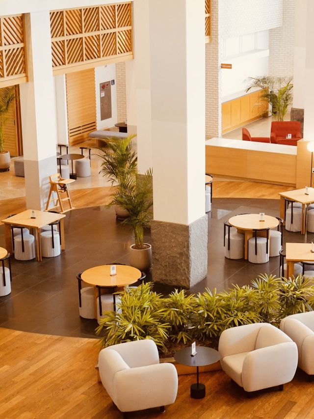 Pet-Friendly Resort with Diverse Dining Options